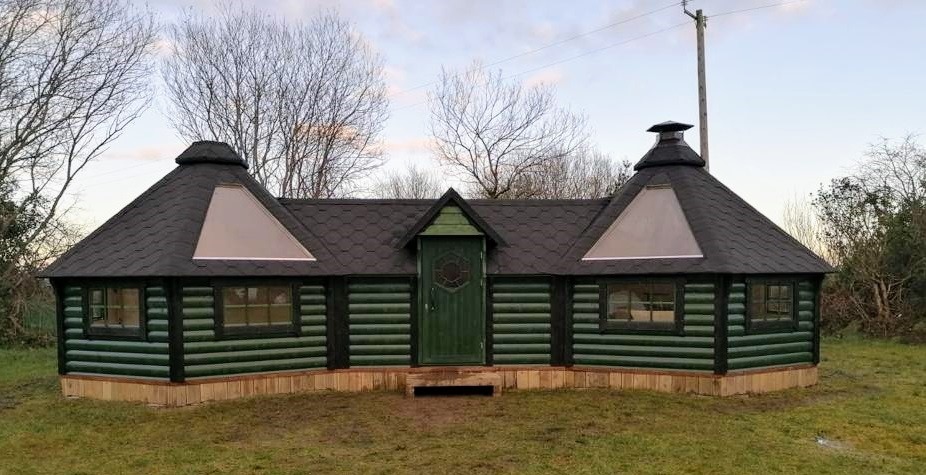 Double BBQ Hut with extension